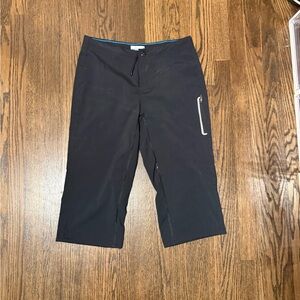Columbia Black Capri Pants with Blue Stitching
